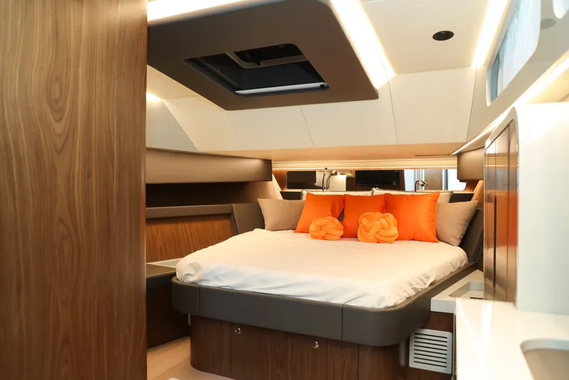 Slide: The Image of Canados Gladiator 493 Grand 2026 - 6536442