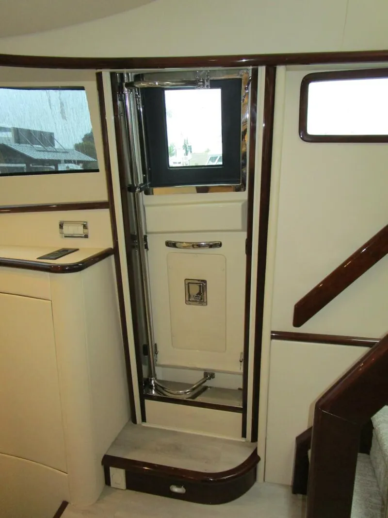Slide: The Image of Stbd Side Deck Door - 5910060