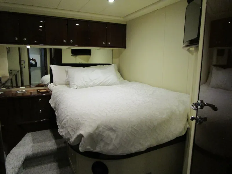 Slide: The Image of Mid Guest Cabin Inboard - 5909843