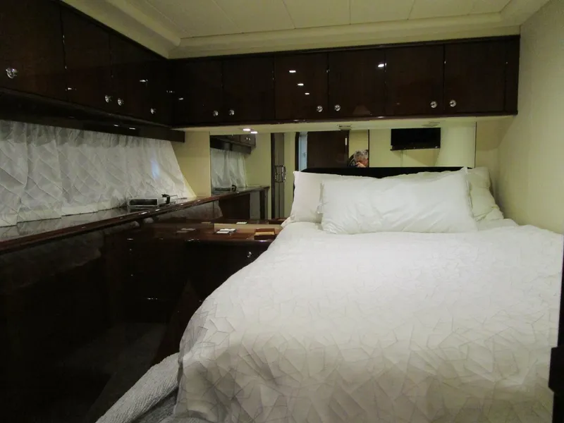 Slide: The Image of Mid Guest Cabin Outboard - 5909844