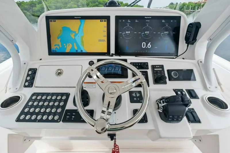 Slide: The Image of 2020 Intrepid 400 CC - Helm and Electronics - 5867388