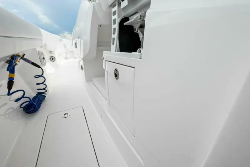 Slide: The Image of 2020 Intrepid 400 CC - Fresh Water Hose - 5867398