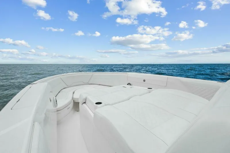 Slide: The Image of 2020 Intrepid 400 CC - Bow - 5867400