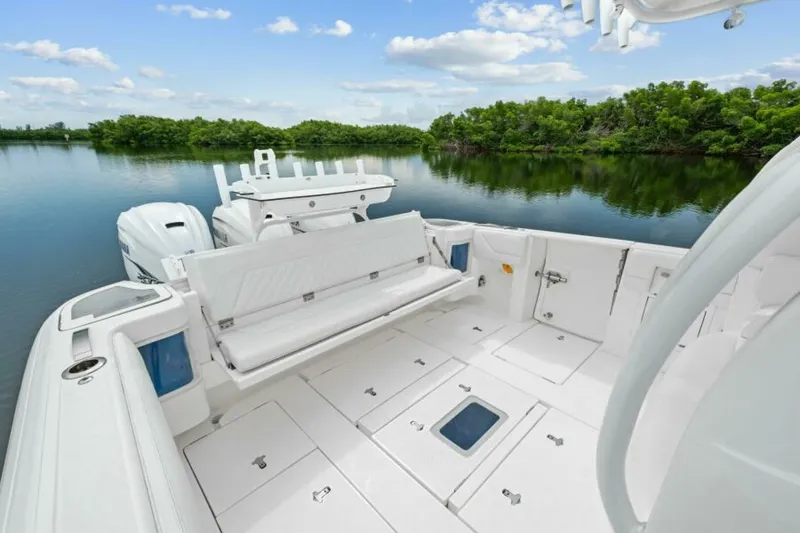 Slide: The Image of 2020 Intrepid 400 CC - Cockpit - 5867391