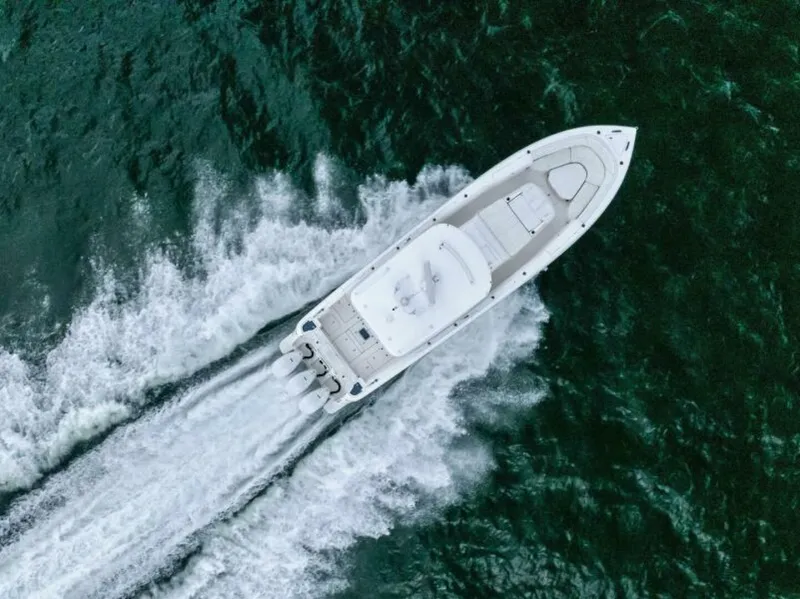 Slide: The Image of 2020 Intrepid 400 CC - Profile - 5867438