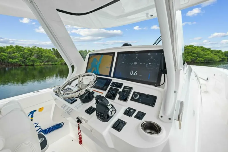 Slide: The Image of 2020 Intrepid 400 CC - Helm - 5867394