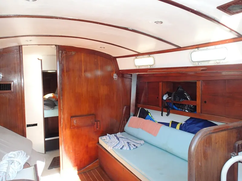 Slide: The Image of Settee on starboard - 5867799