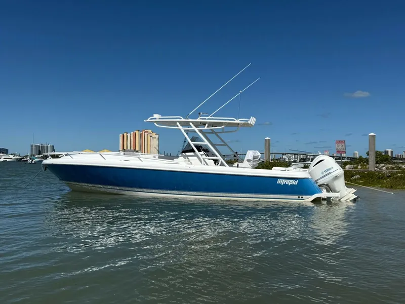 The Image of Intrepid 327 Cuddy 2015 - 5879252