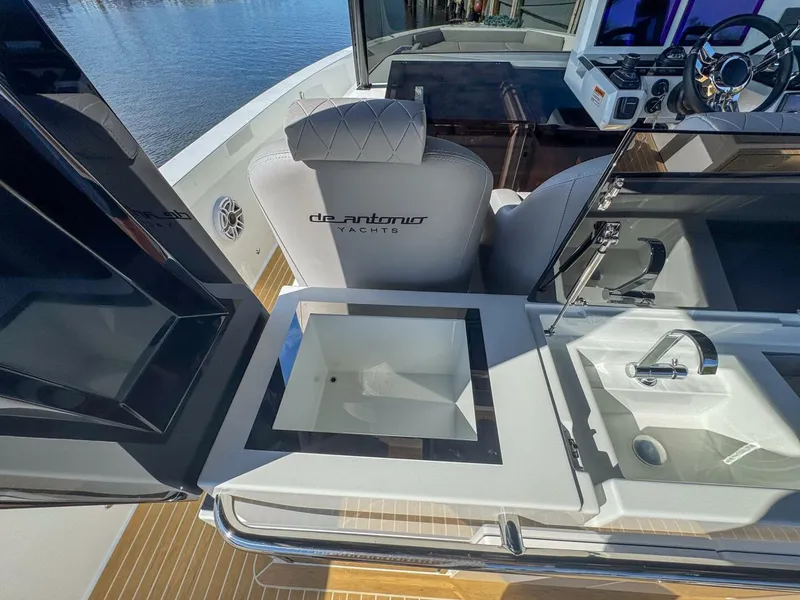 Slide: The Image of De Antonio Yachts D42 2026 - 5868754