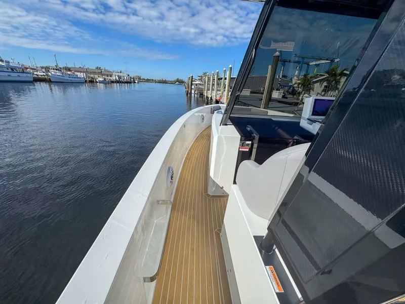 Slide: The Image of De Antonio Yachts D42 2026 - 5868769