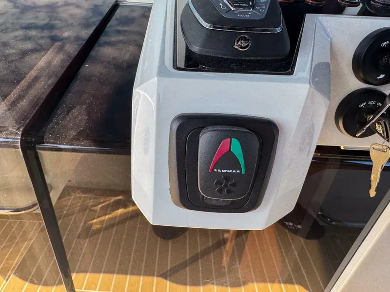 Slide: The Image of De Antonio Yachts D42 2026 - 5868788