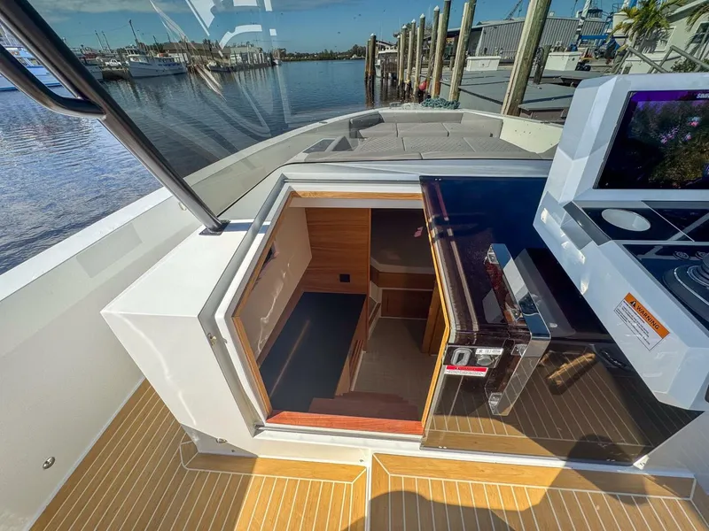 Slide: The Image of De Antonio Yachts D42 2026 - 5868796