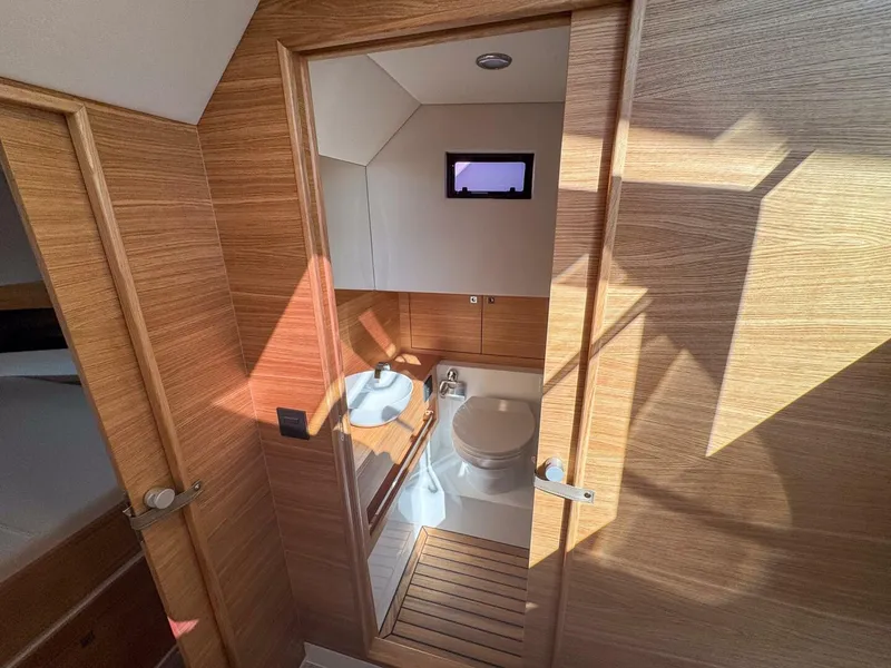 Slide: The Image of De Antonio Yachts D42 2026 - 5868811