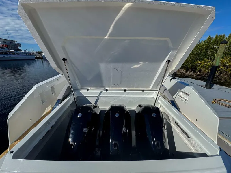 Slide: The Image of De Antonio Yachts D42 2026 - 5868730