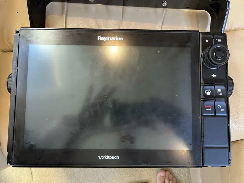 Slide: The Image of Cruisers Yachts 37 2004 - 5869601