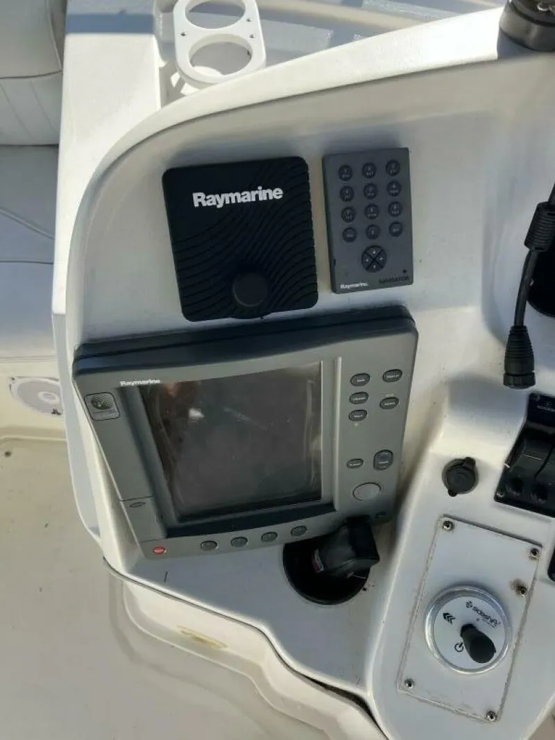 Slide: The Image of Cruisers Yachts 37 2004 - 5869575