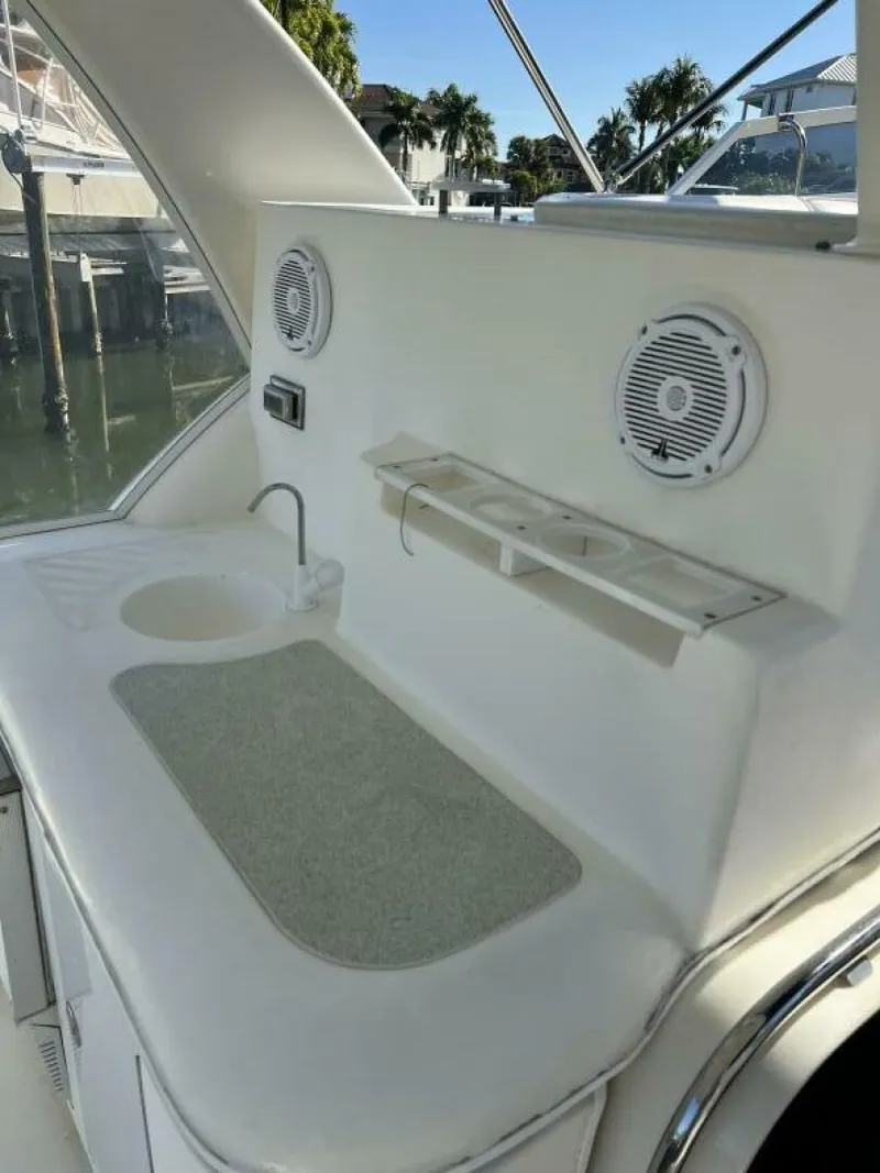 Slide: The Image of Cruisers Yachts 37 2004 - 5869578