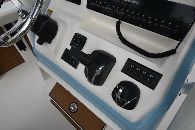 Slide: The Image of 2023 Pathfinder 2700 Open - 5869692