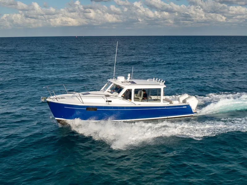 Slide: The Image of MJM 38RS Profile - 5870679