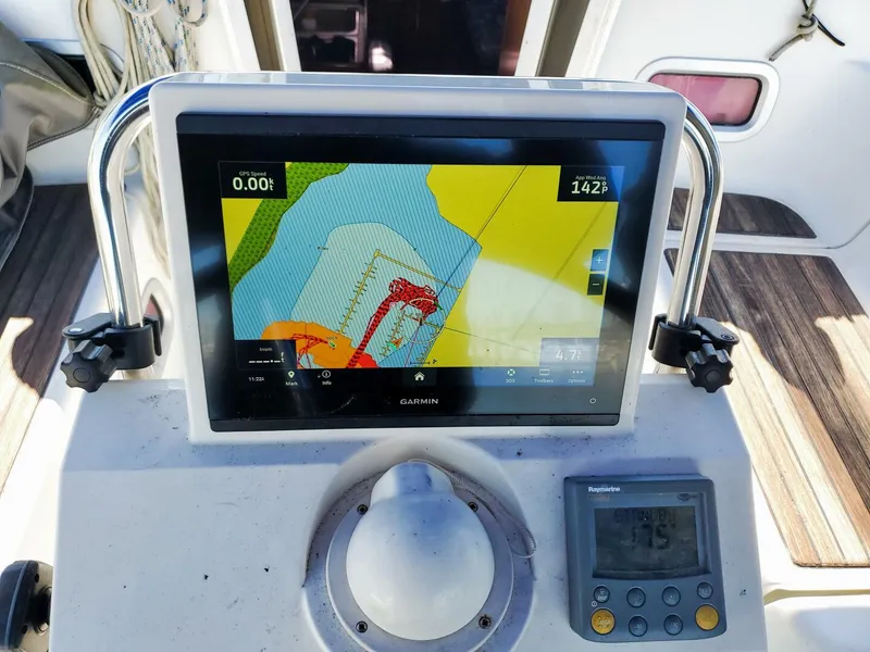 Slide: The Image of Beneteau Oceanis 34 Recent Electronics - 5901677
