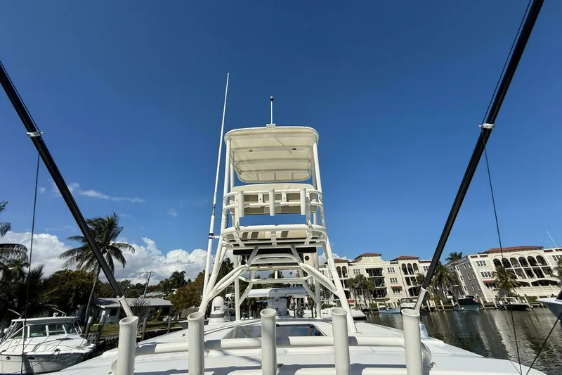 Slide: The Image of Boston Whaler 360 Outrage 2023 - 5869880
