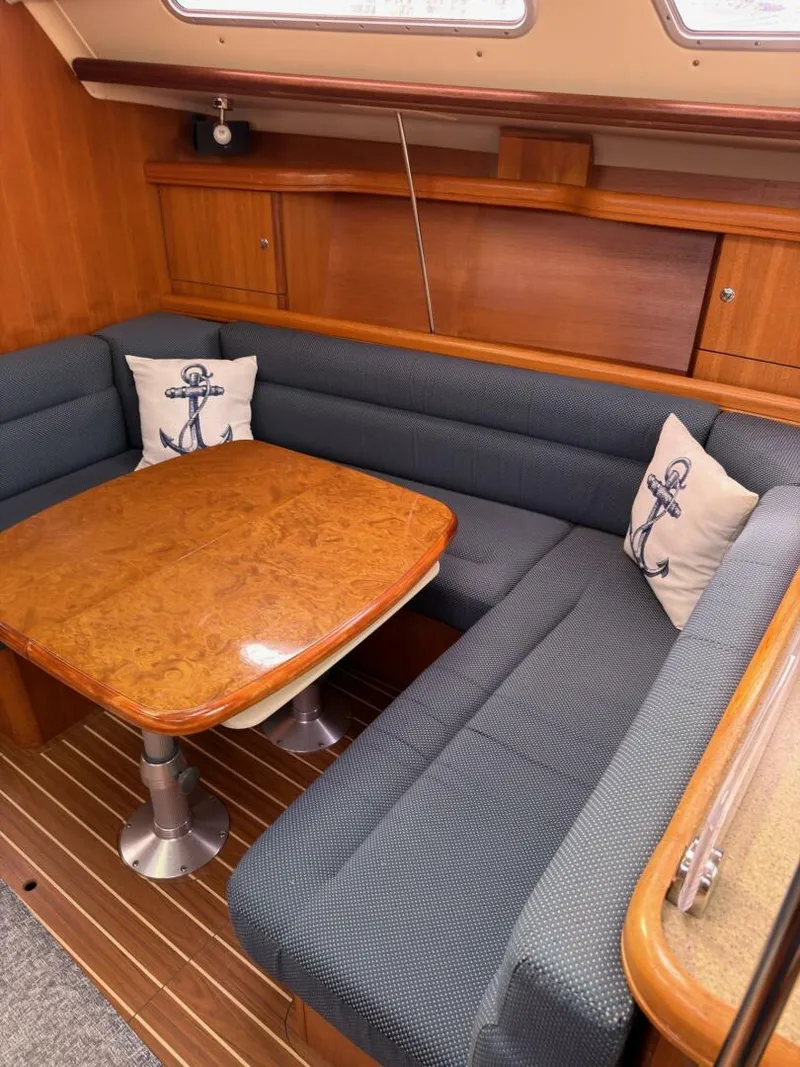 Slide: The Image of Salon Table - 5933748