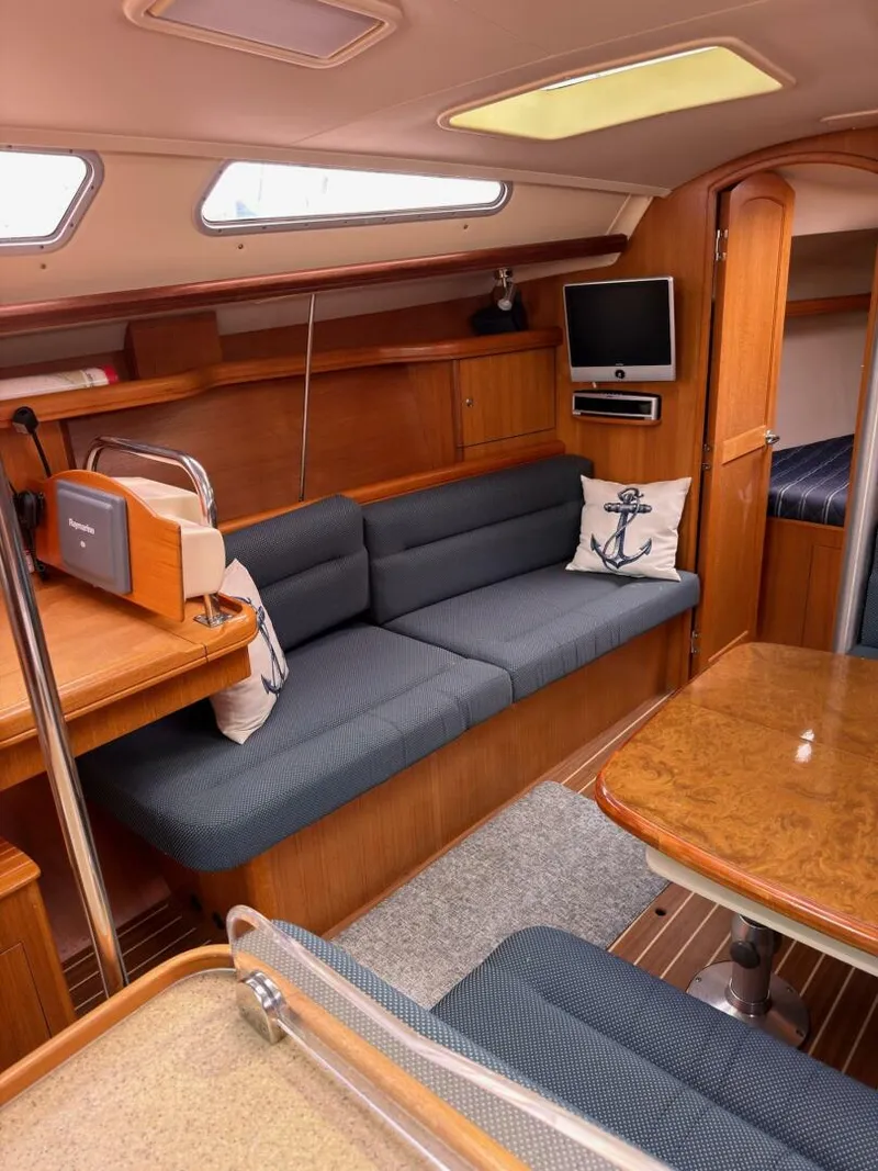 Slide: The Image of Salon Settee - 5933765