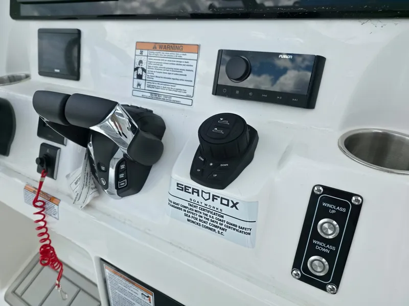 Slide: The Image of Sea Fox 268 Commander 2027 - 6514029