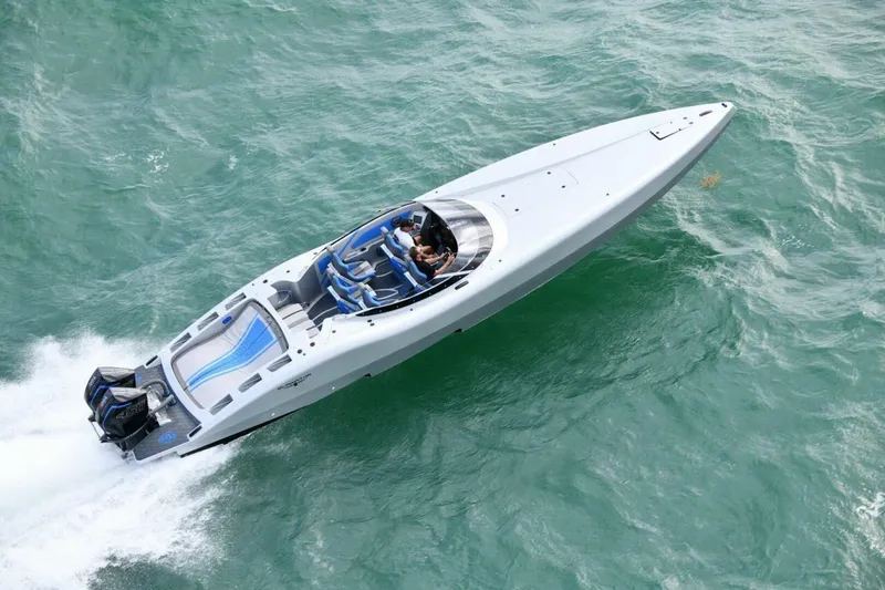 Slide: The Image of Canados 411 Gladiator Carbon Series 2027 - 5871585