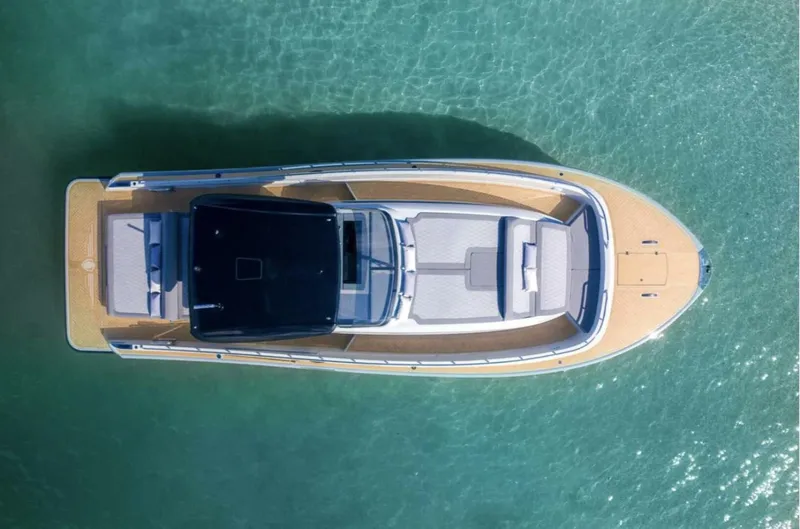 Slide: The Image of Canados Gladiator 431 Walk-around 2027 - 5871591