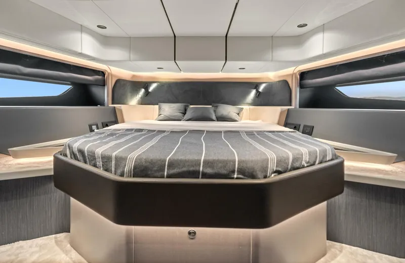 Slide: The Image of Canados Gladiator 571 Blade 2027 - 5871612