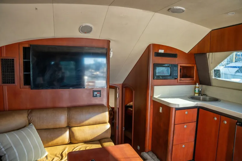 Slide: The Image of 2004 Luhrs 36 Convertible - 5885556