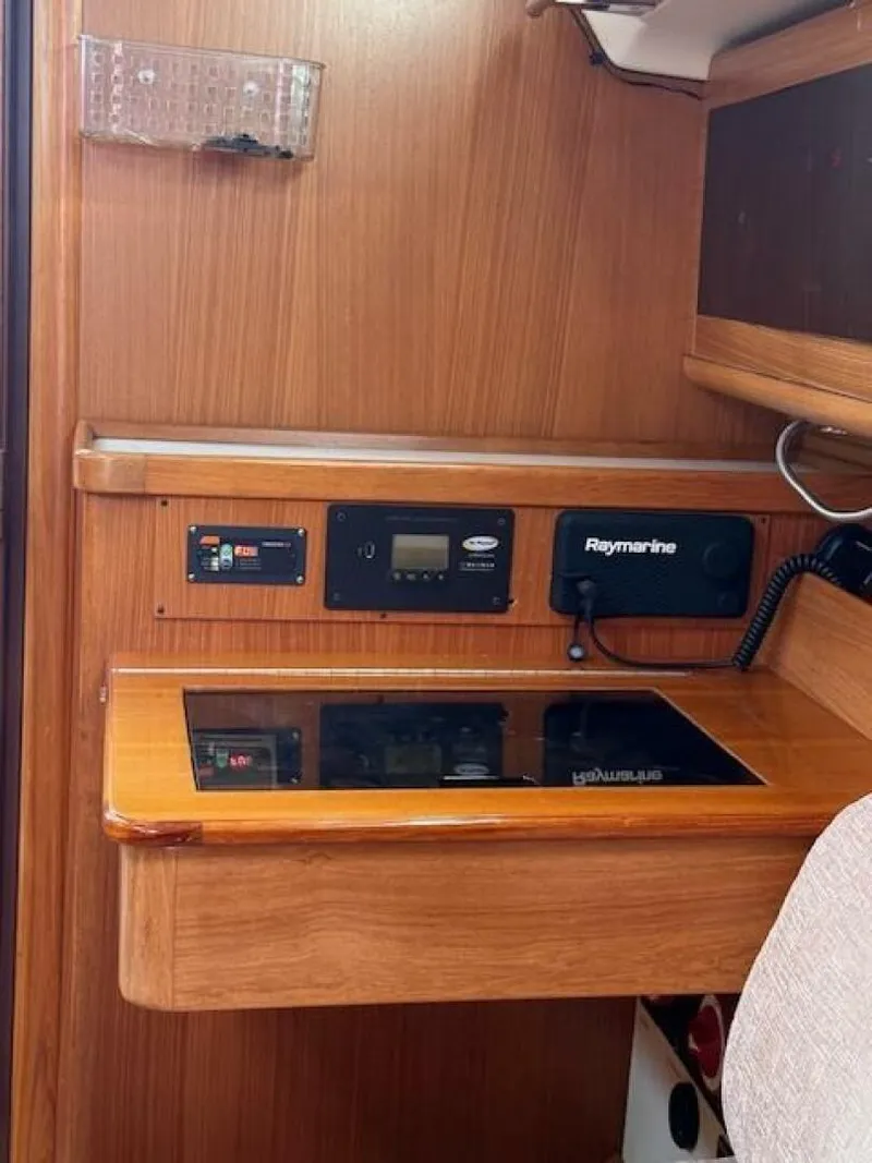 Slide: The Image of Engine 35' Catalina 355, Island Time II - 5875276