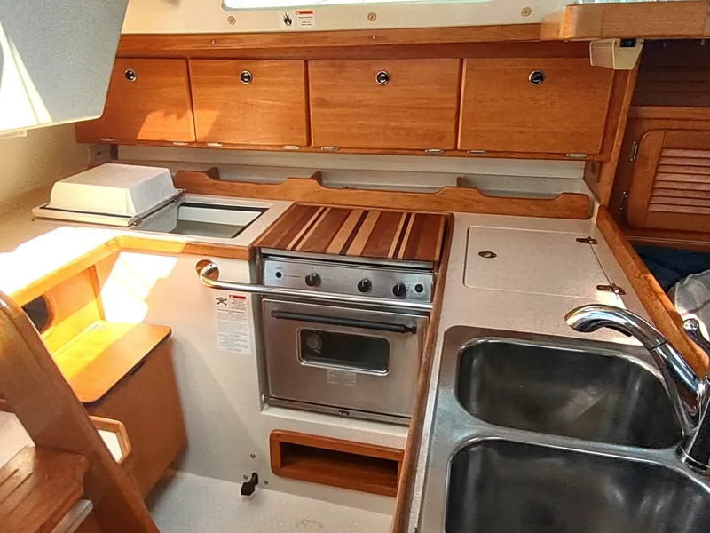 Slide: The Image of Catalina 36 MkII 2000 - 5872615