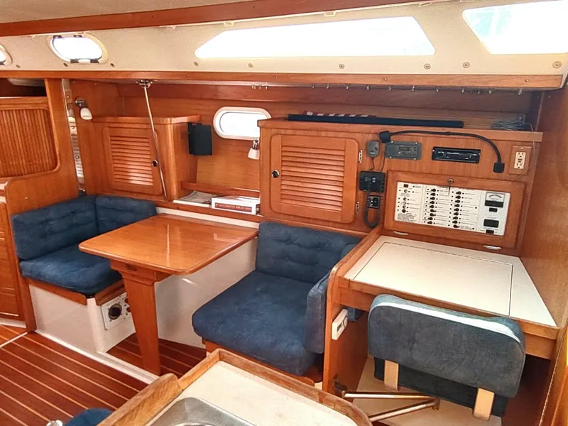 Slide: The Image of Catalina 36 MkII 2000 - 5872616