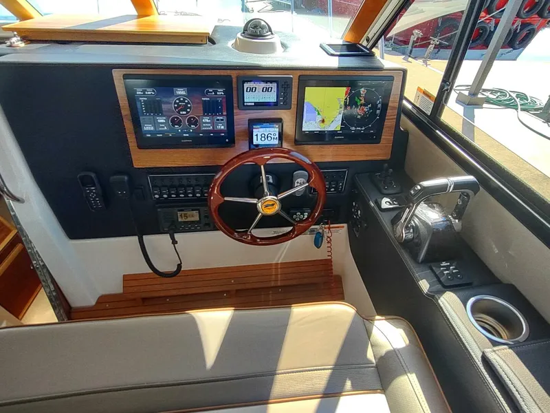 Slide: The Image of Cutwater C-32 Coupe 2020 - 5872751