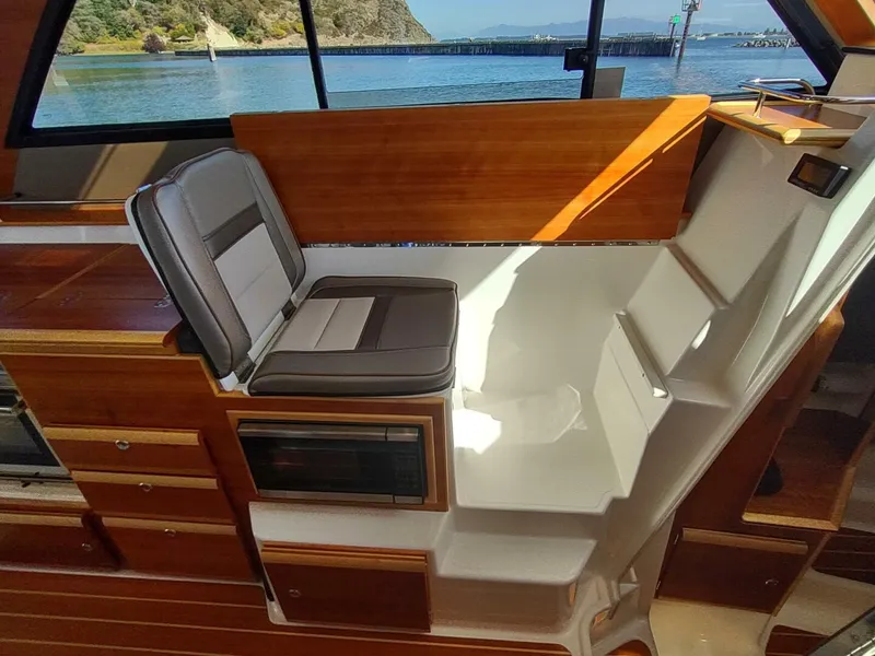 Slide: The Image of Cutwater C-32 Coupe 2020 - 5872755