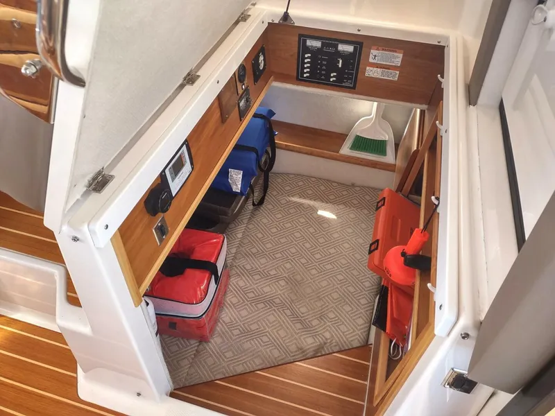 Slide: The Image of Cutwater C-32 Coupe 2020 - 5872766