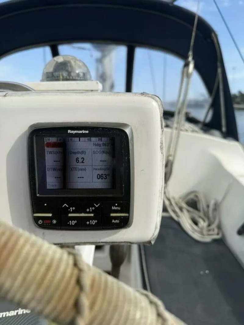 Slide: The Image of Beneteau Oceanis 350 1987 - 5878886