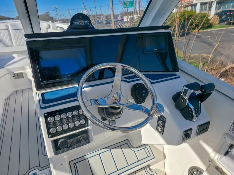 Slide: The Image of Sea Fox 268 Traveler 2026 - 6038043