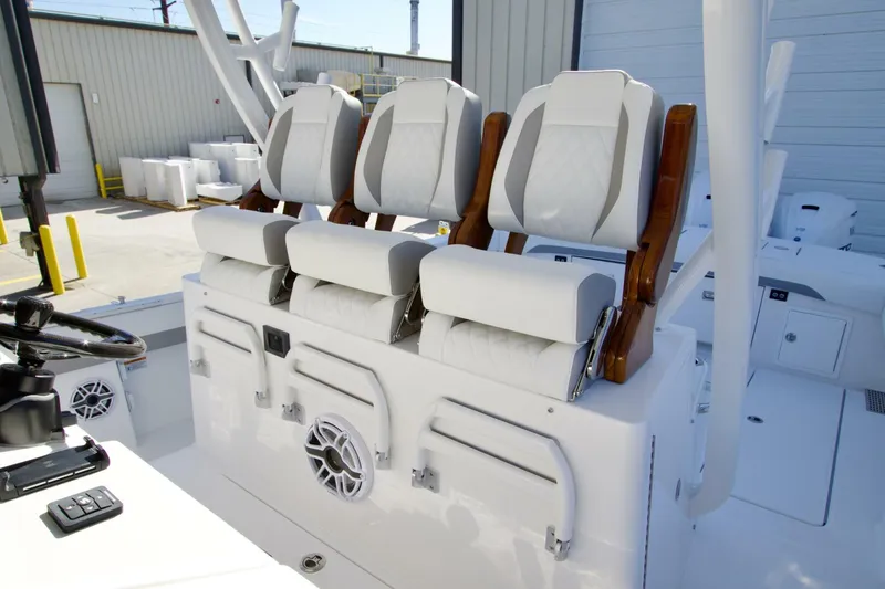 Slide: The Image of Regulator Marine 37 2026 - 5930554