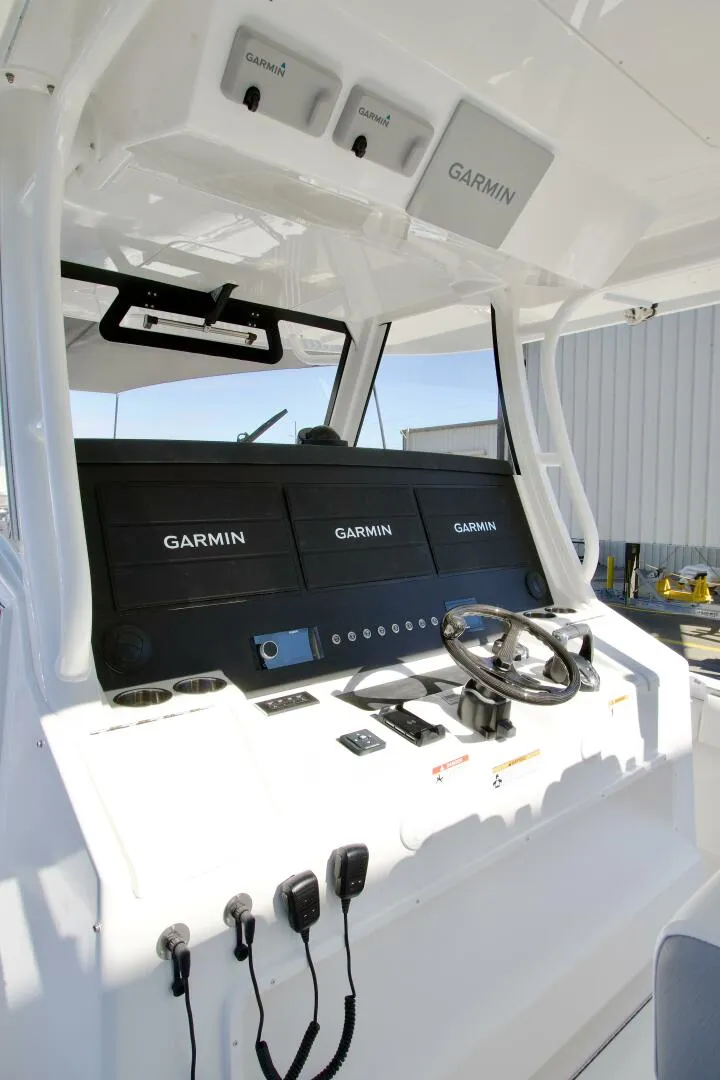 Slide: The Image of Regulator Marine 37 2026 - 5930564