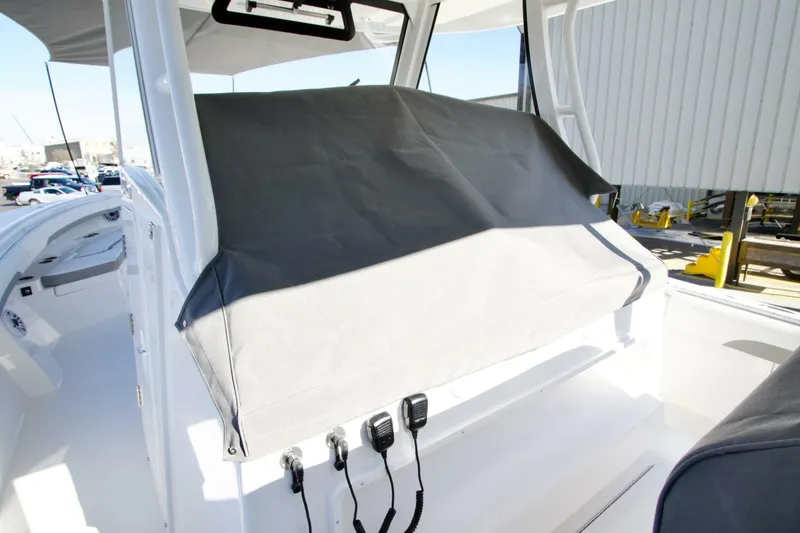 Slide: The Image of Regulator Marine 37 2026 - 5930511