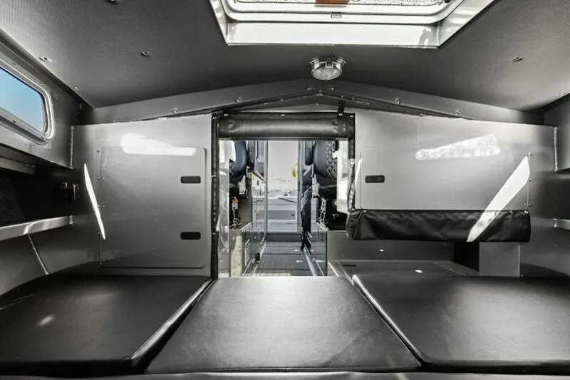 Slide: The Image of North River Endurance 2024 - 5896084