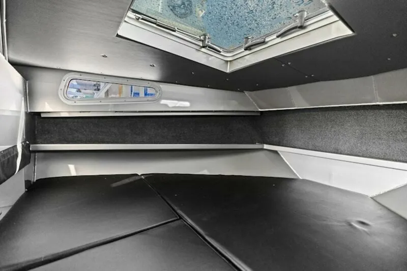 Slide: The Image of North River Endurance 2024 - 5896085