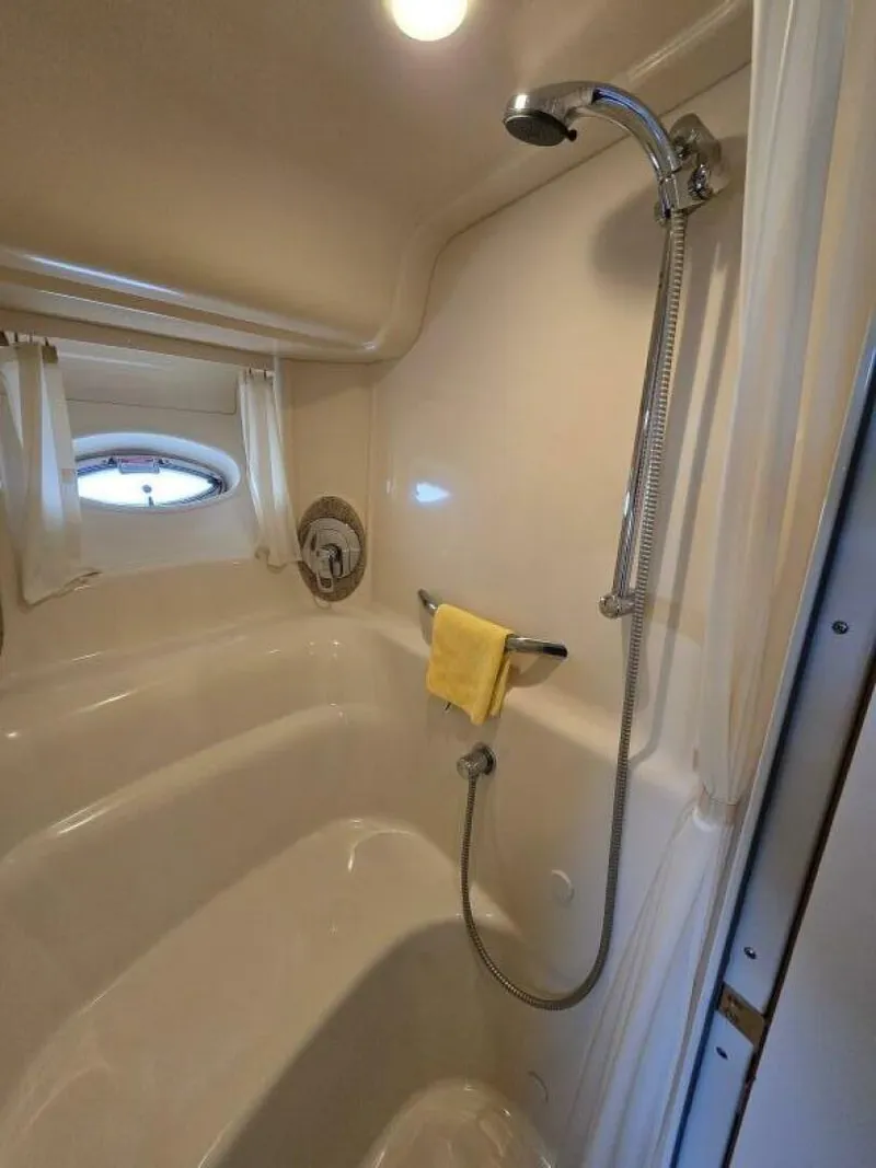 Slide: The Image of Sea Ray 455 2004 - 5873348