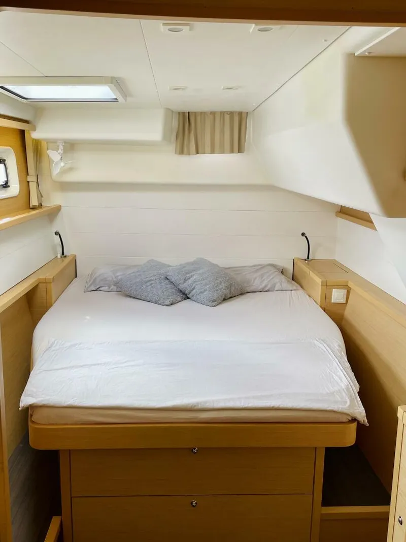 Slide: The Image of Lagoon 450F 2018 - 5882000