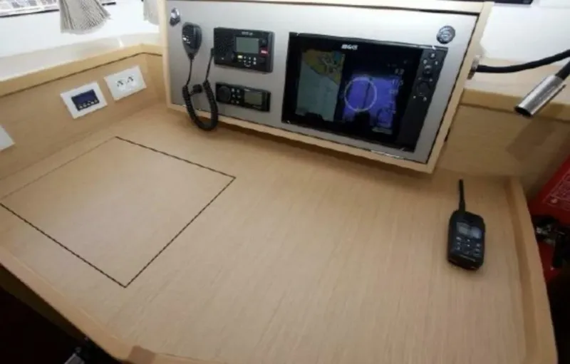 Slide: The Image of Lagoon 450F 2018 - 5882004