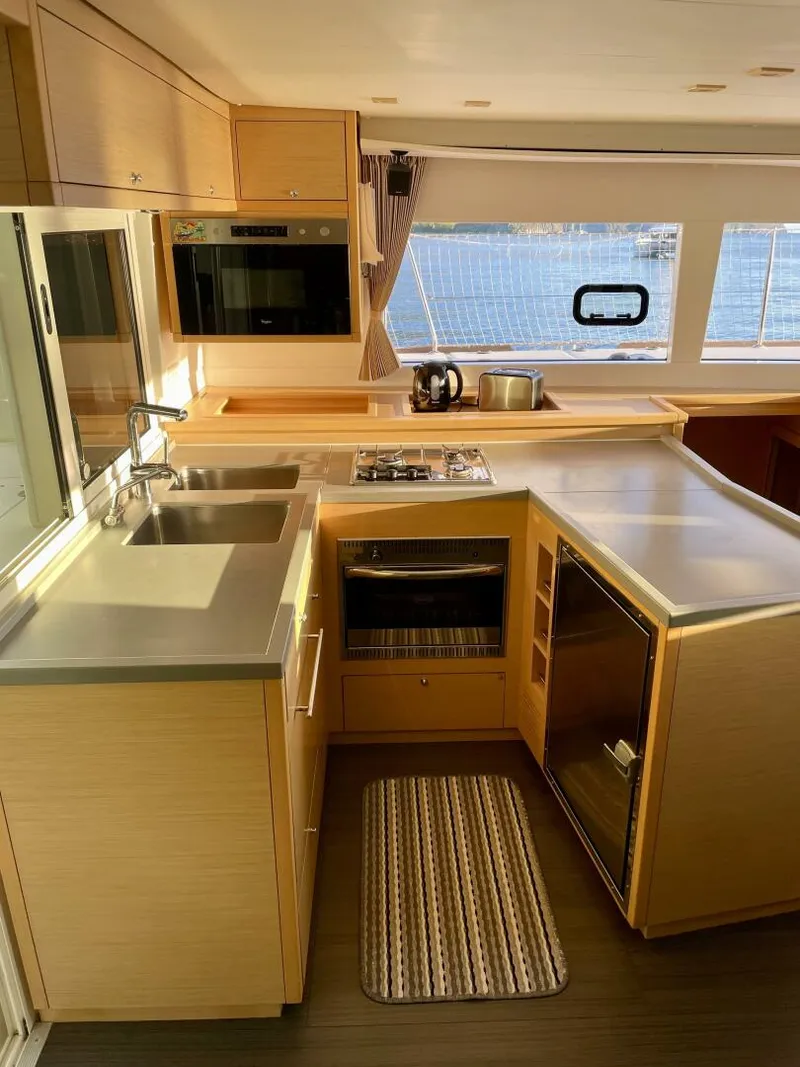 Slide: The Image of Lagoon 450F 2018 - 5881993