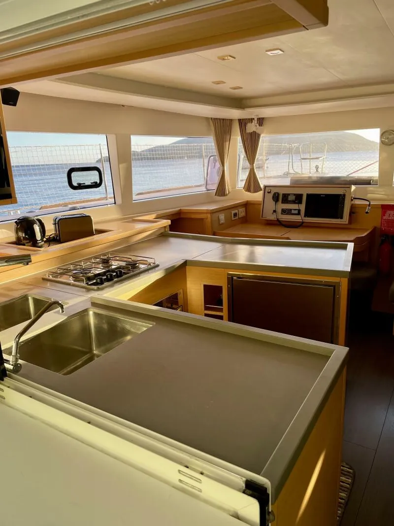 Slide: The Image of Lagoon 450F 2018 - 5881995